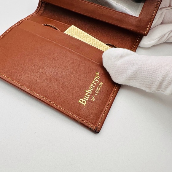 Burberry Vintage Wallet - Picture 7 of 9